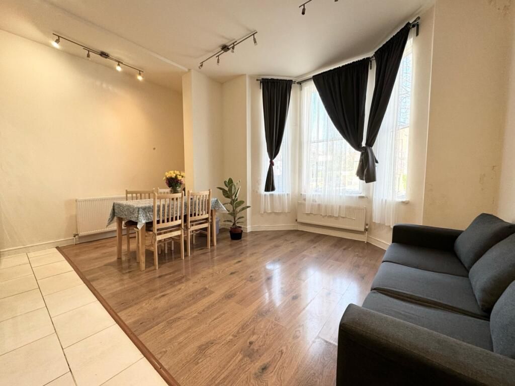 Property photo 1 of 7 c62B251522B7d518c404d44Bfd56d8Eb.Jpeg