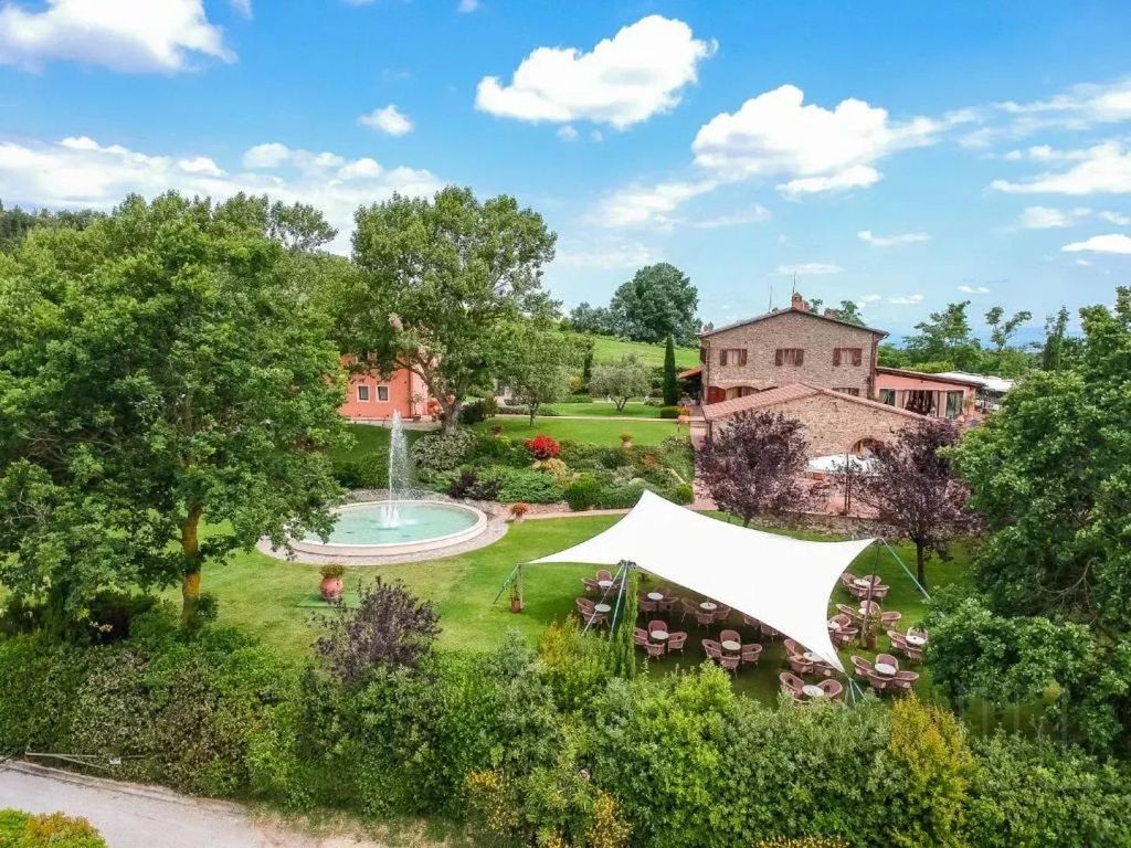 Property photo 2 of 20
