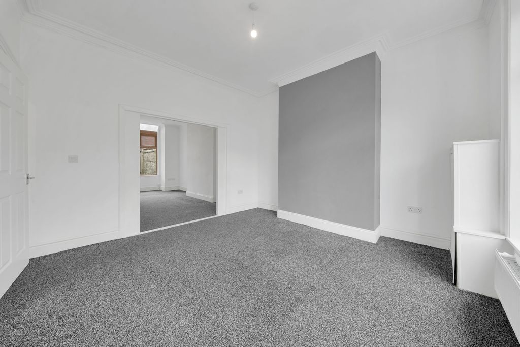 Property photo 3 of 20 Front Lounge 