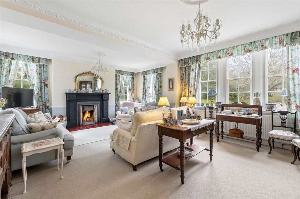 Property photo 3 of 21 Living Room