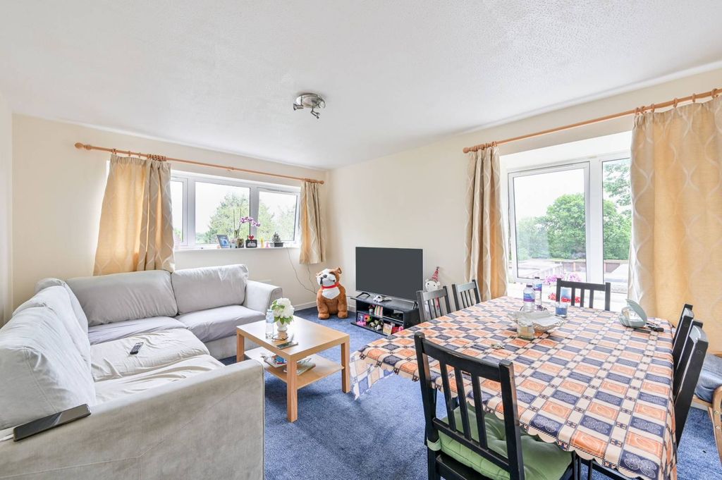 Property photo 1 of 6