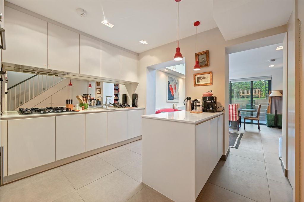 Property photo 3 of 14 Ceylon Road - Kitchen3 (1).Jpg