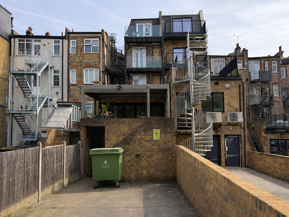 Property photo 2 of 20