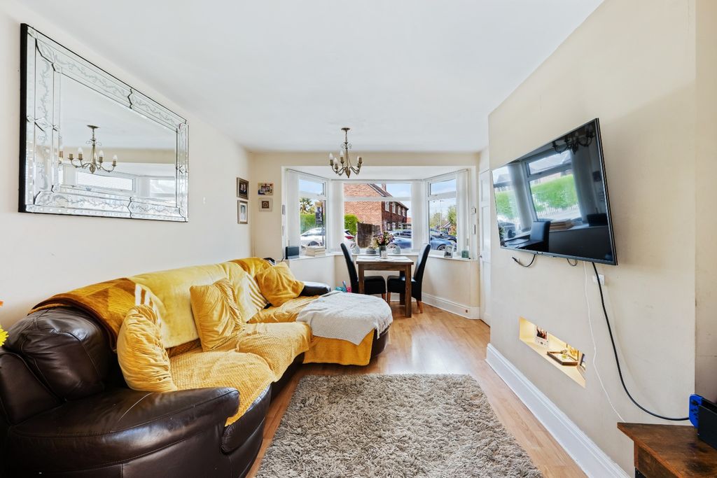 Property photo 3 of 10 2284885