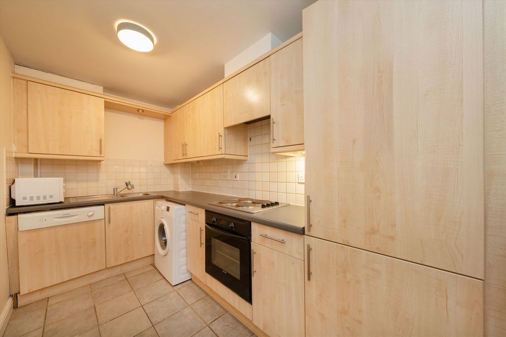 Property photo 3 of 5