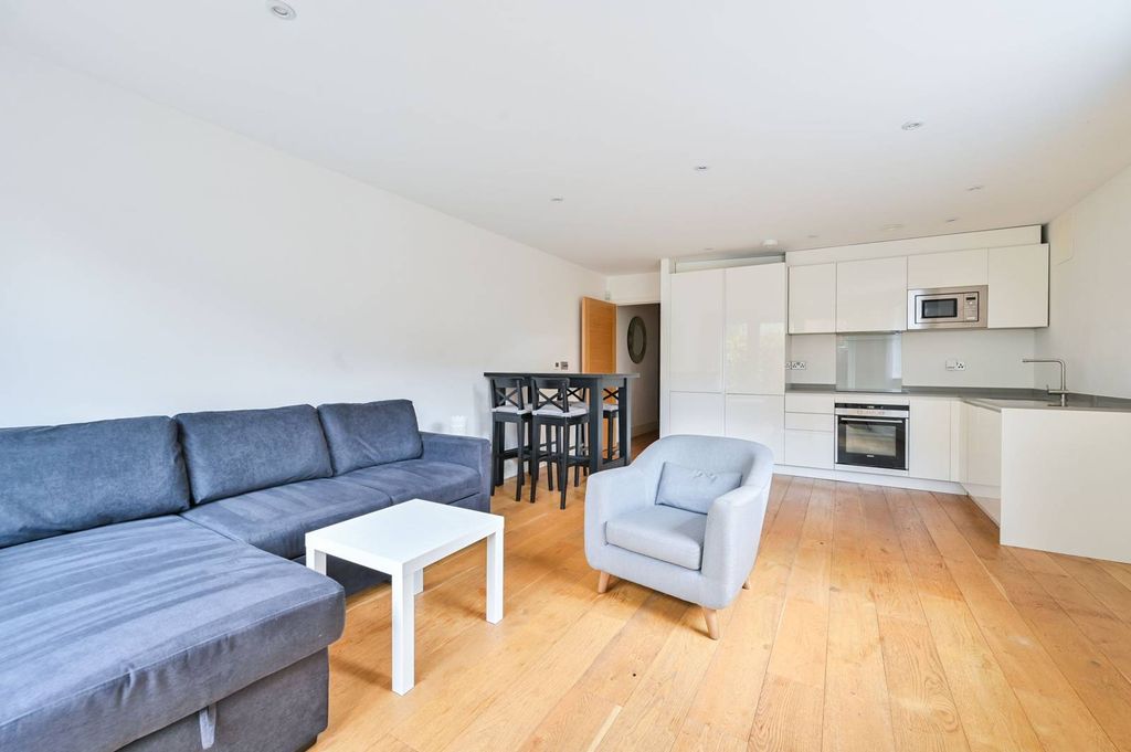 Property photo 3 of 13
