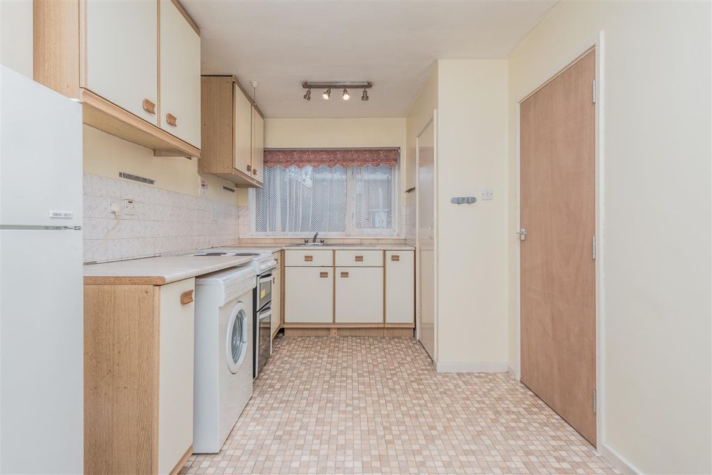 Property photo 3 of 21 Dining Kitchen: