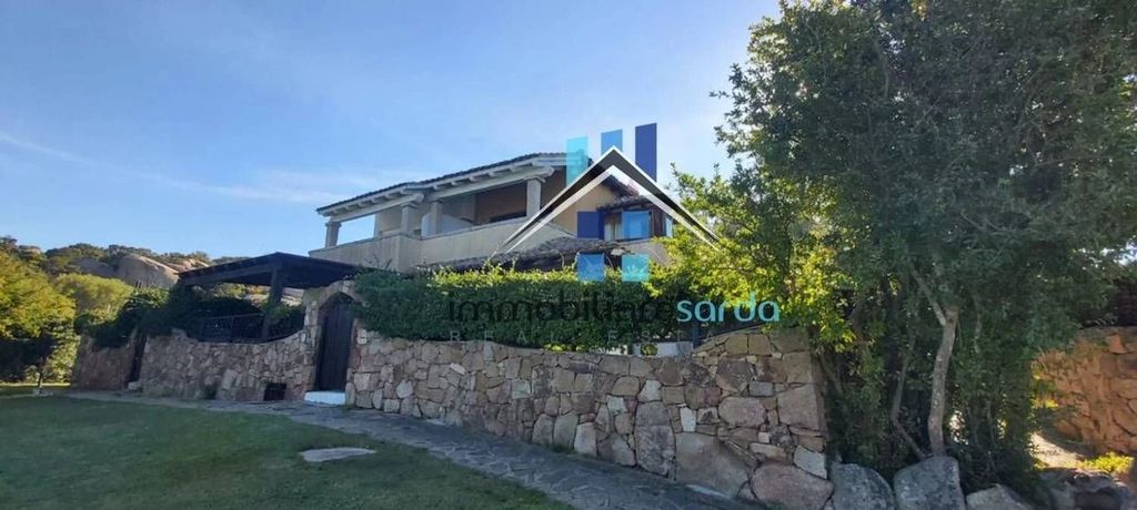 Property photo 1 of 24 Charming 3-Room Apartment In Olbia With Private Garden