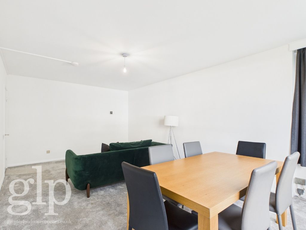 Property photo 2 of 15 4622673