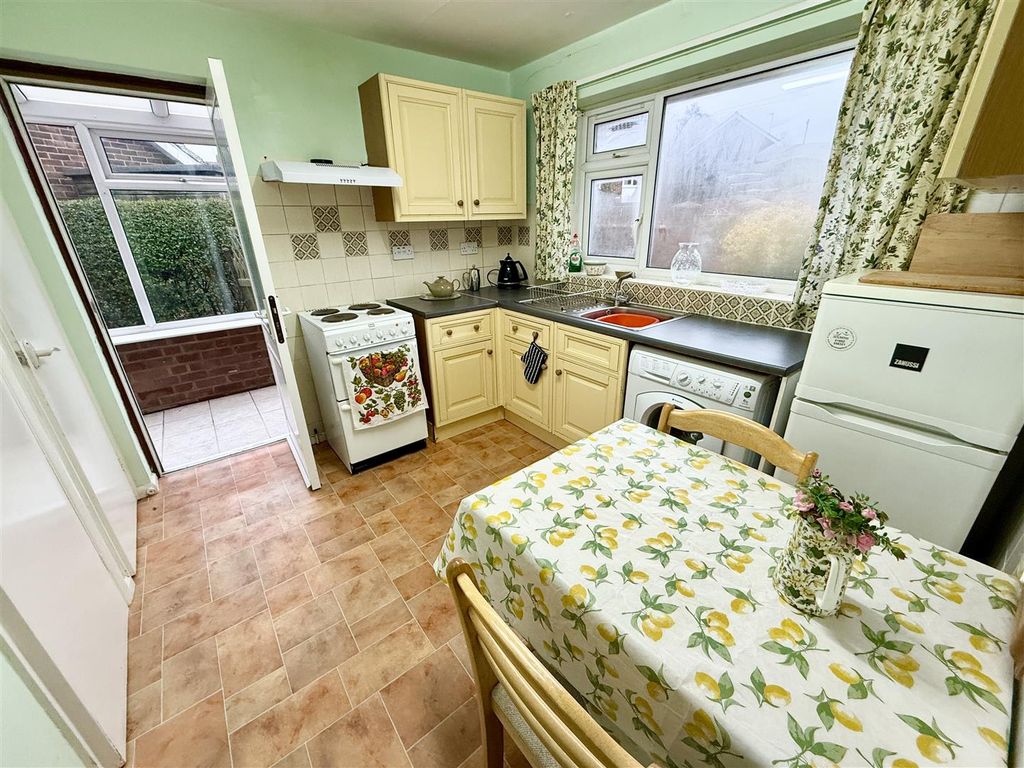 Property photo 3 of 15 Kitchen