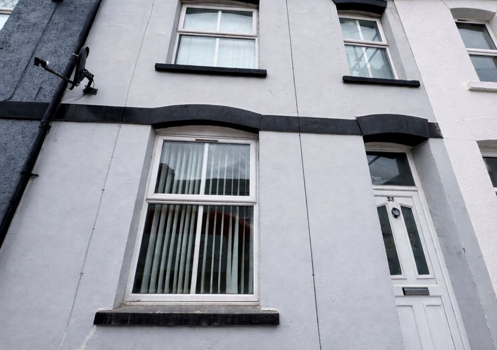 Property photo 1 of 4 Exterior