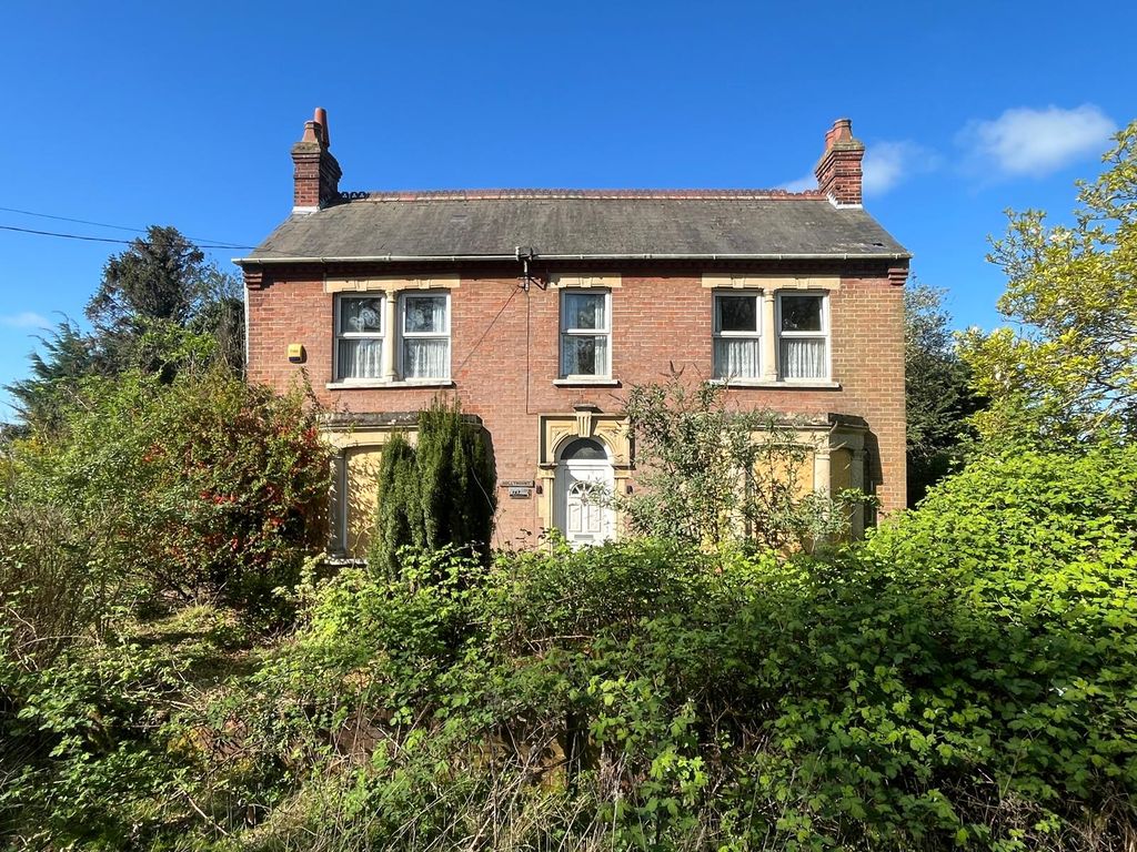 Property photo 1 of 8