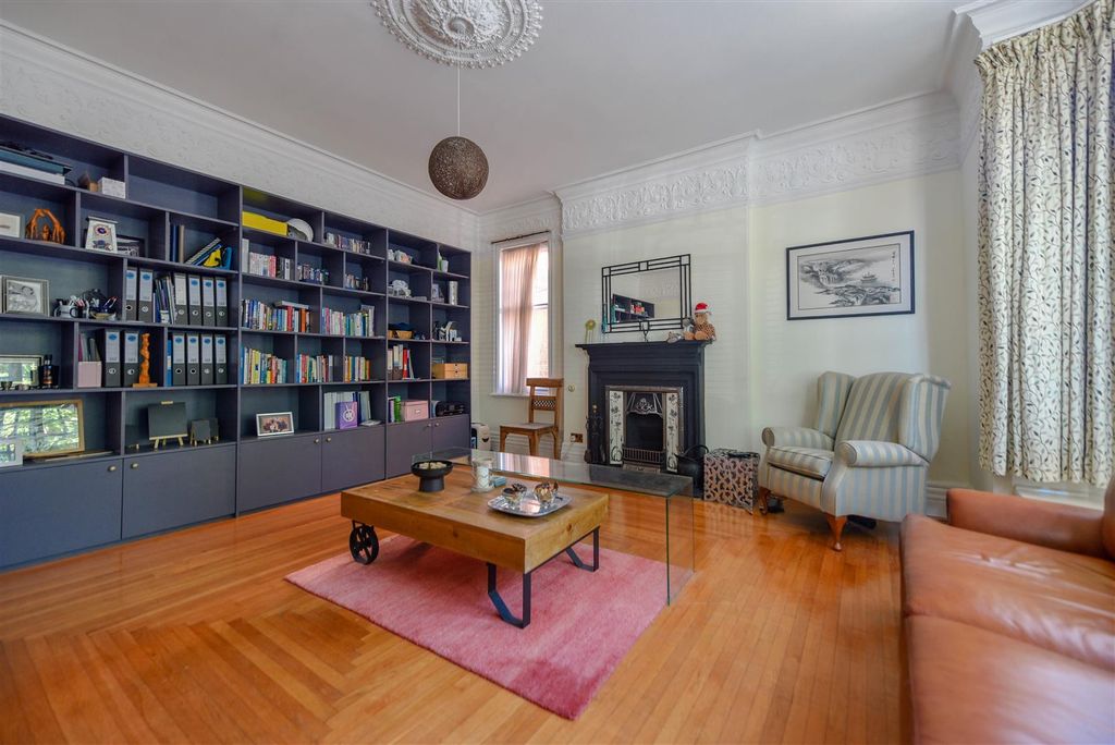 Property photo 3 of 21