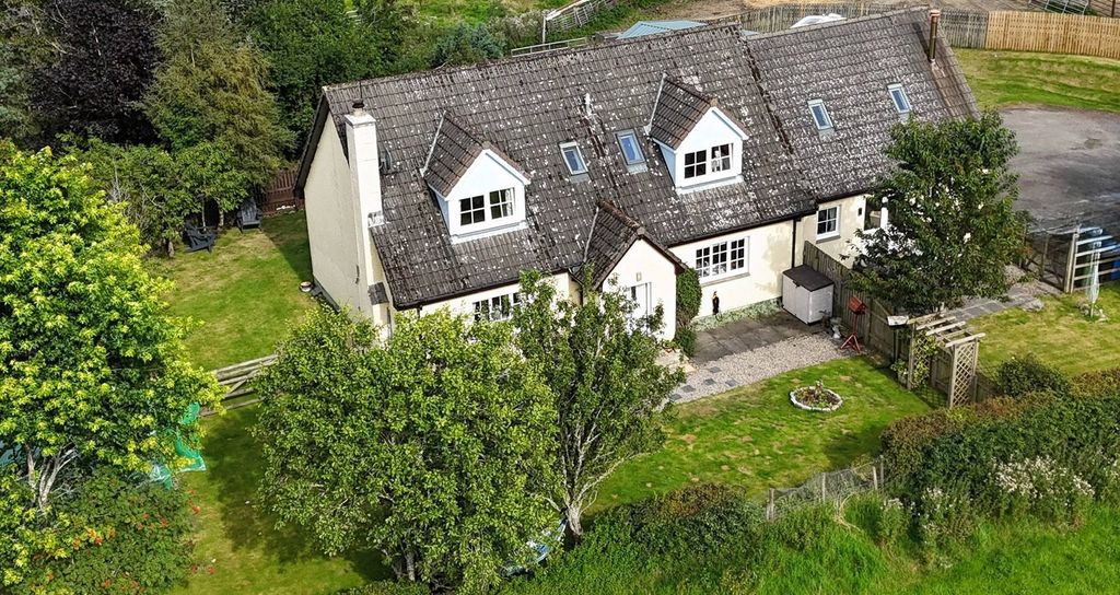 Property photo 3 of 48
