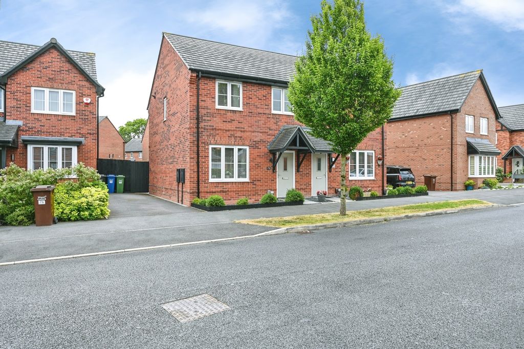 Property photo 1 of 17 Pbox-Img.Jpg