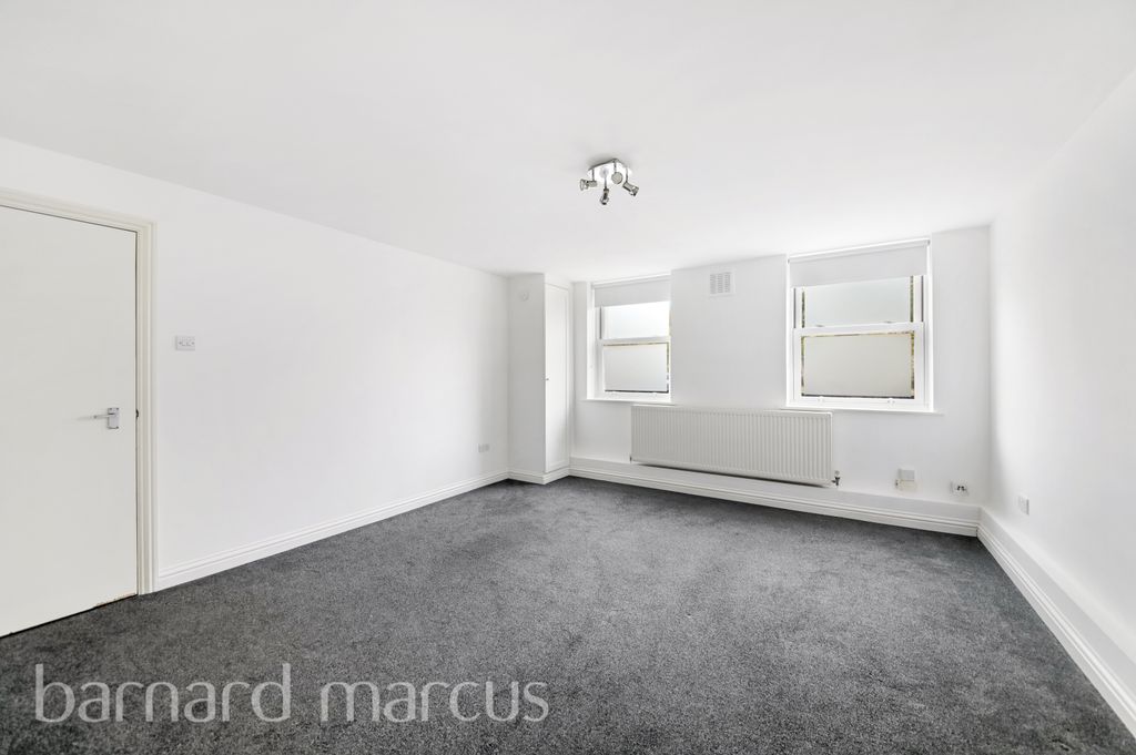 Property photo 3 of 8 Living Room