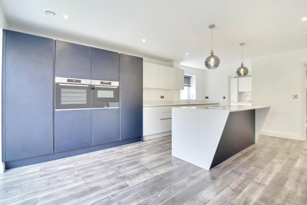 Property photo 2 of 22 Picture No. 32