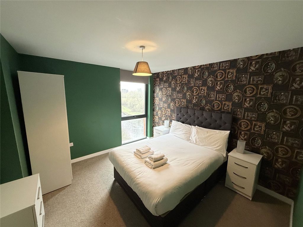 Property photo 3 of 6 Bedroom 1