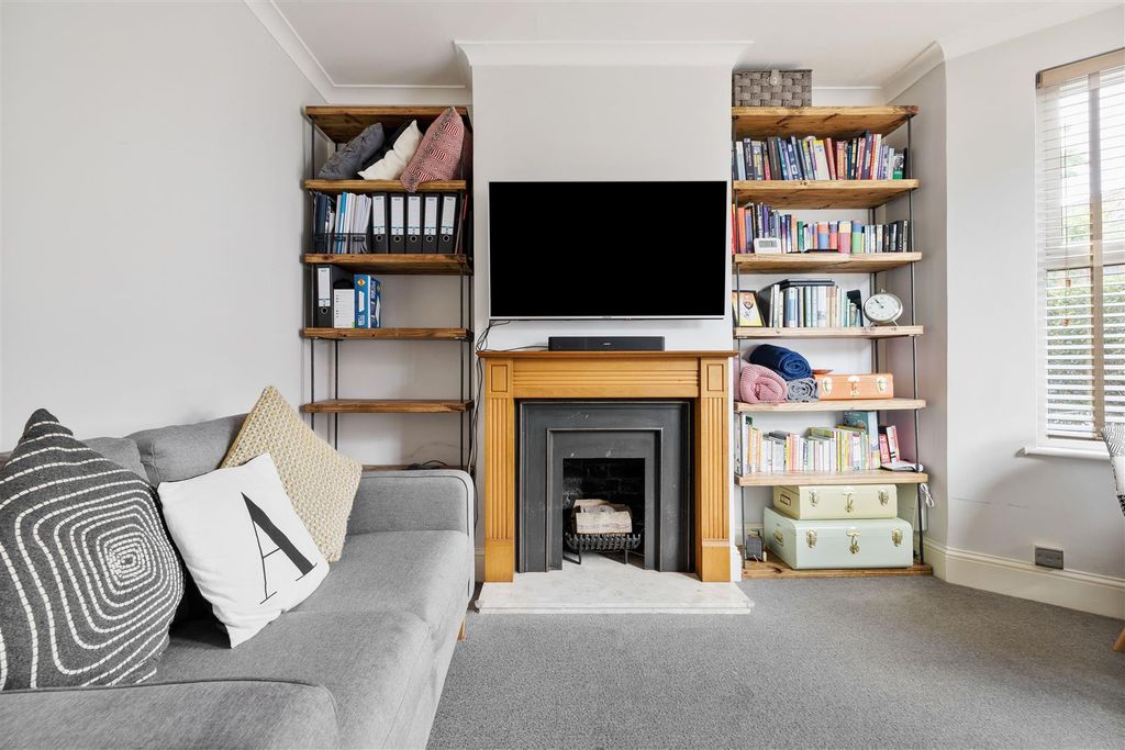 Property photo 3 of 21