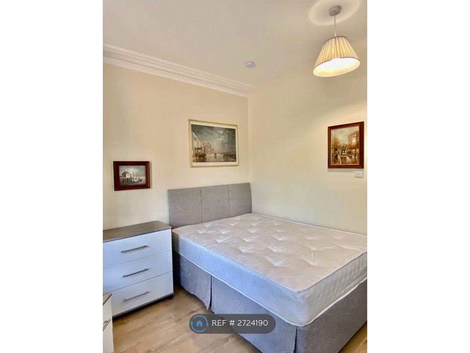 Property photo 2 of 35