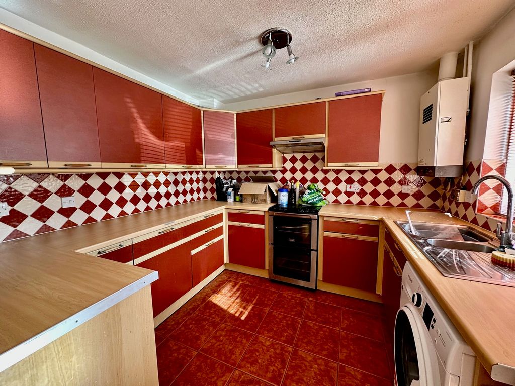 Property photo 2 of 8