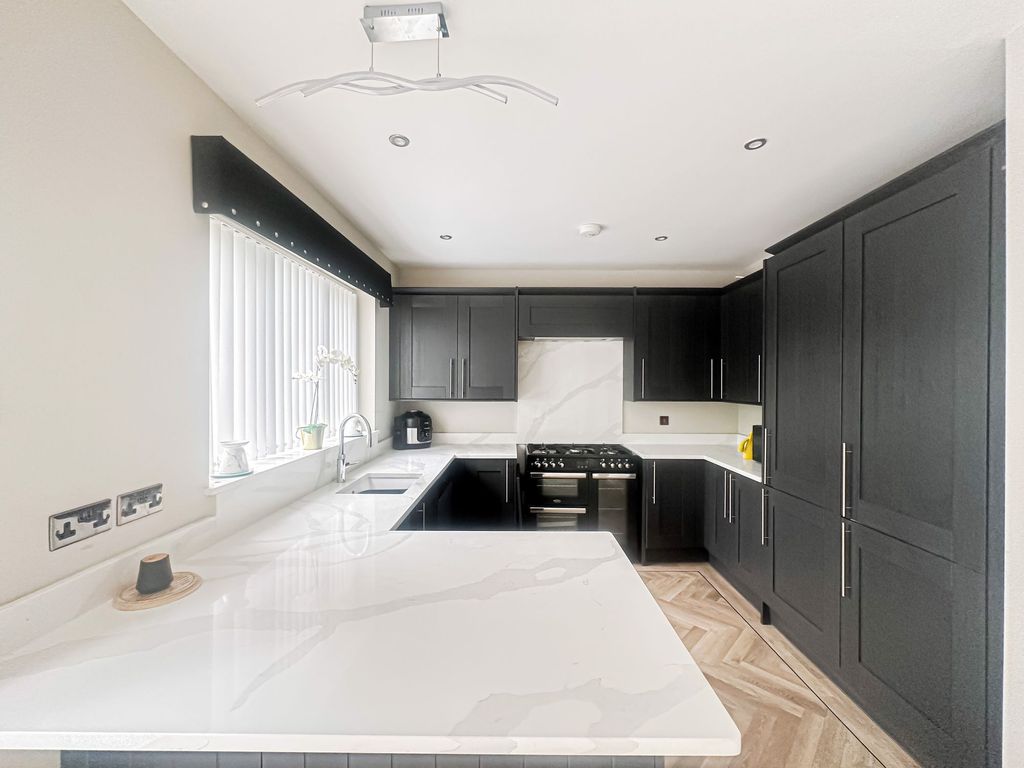 Property photo 2 of 18 Photo 11