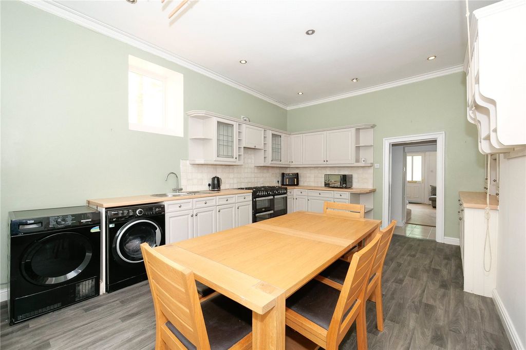 Property photo 2 of 16 Picture No. 09