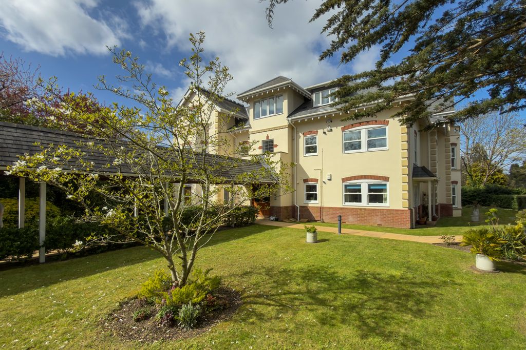 Additional image 19 of 3 bed flat to rentDe Mauley Court, 3 De Mauley Road, Canford Cliffs BH13