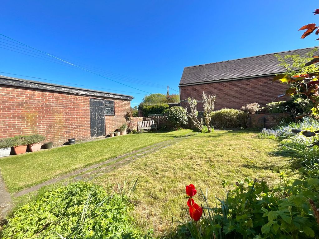 Property photo 2 of 32