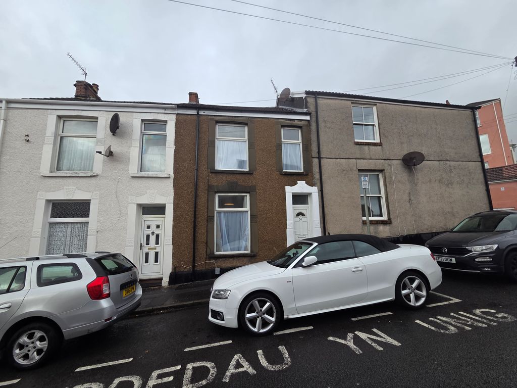 Property photo 1 of 9