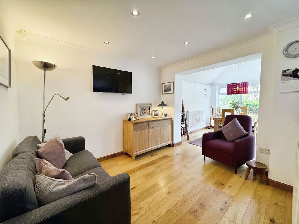 Property photo 3 of 32