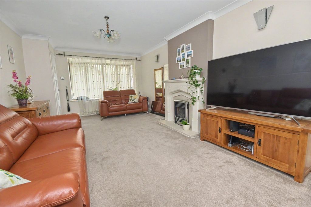 Property photo 2 of 19 Picture No. 05