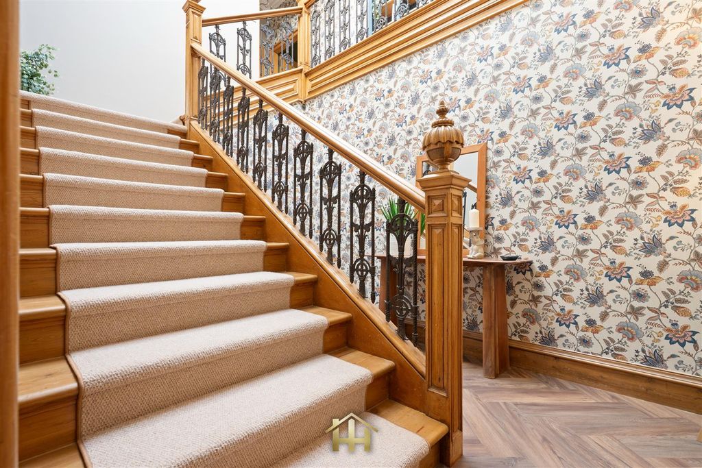 Property photo 3 of 70 71Parkrd-0023.Jpg
