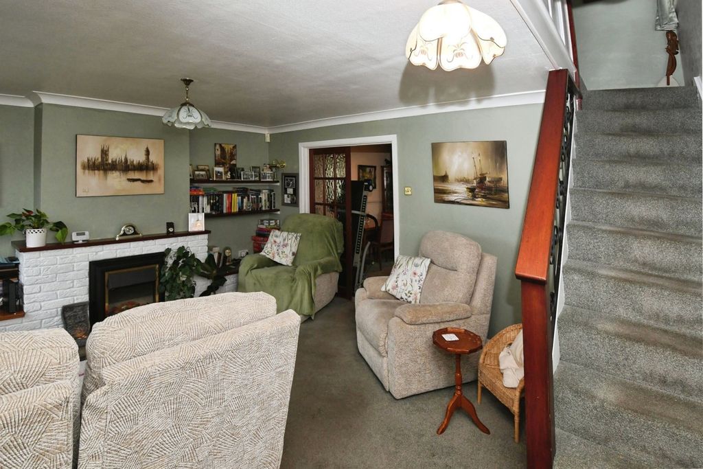 Property photo 3 of 17