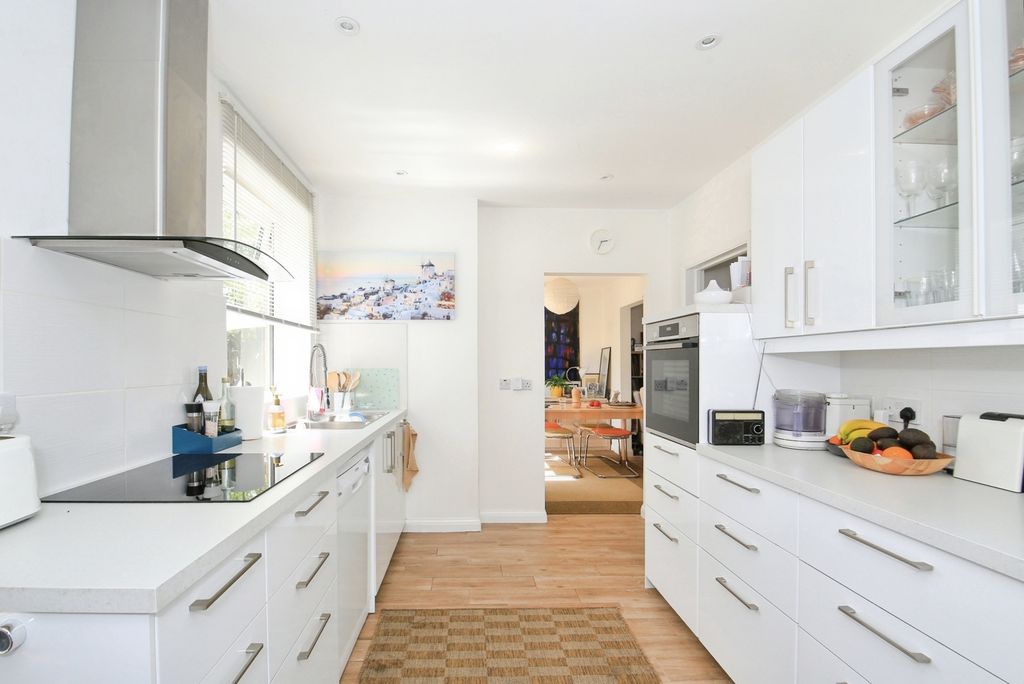 Property photo 2 of 16 Pbox-Img.Jpg