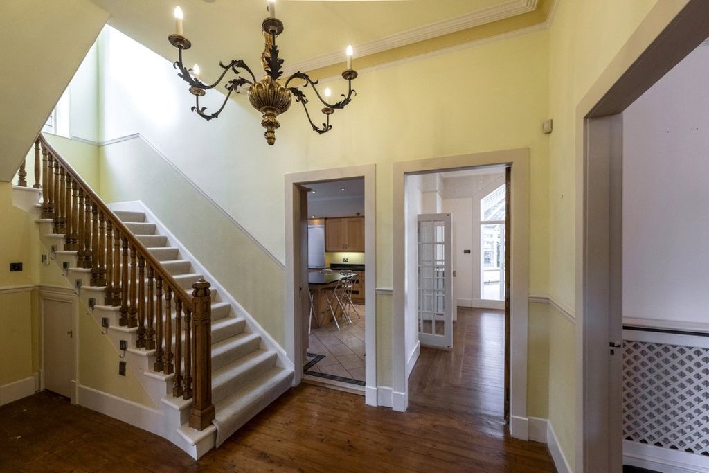 Property photo 2 of 13 Entranceway