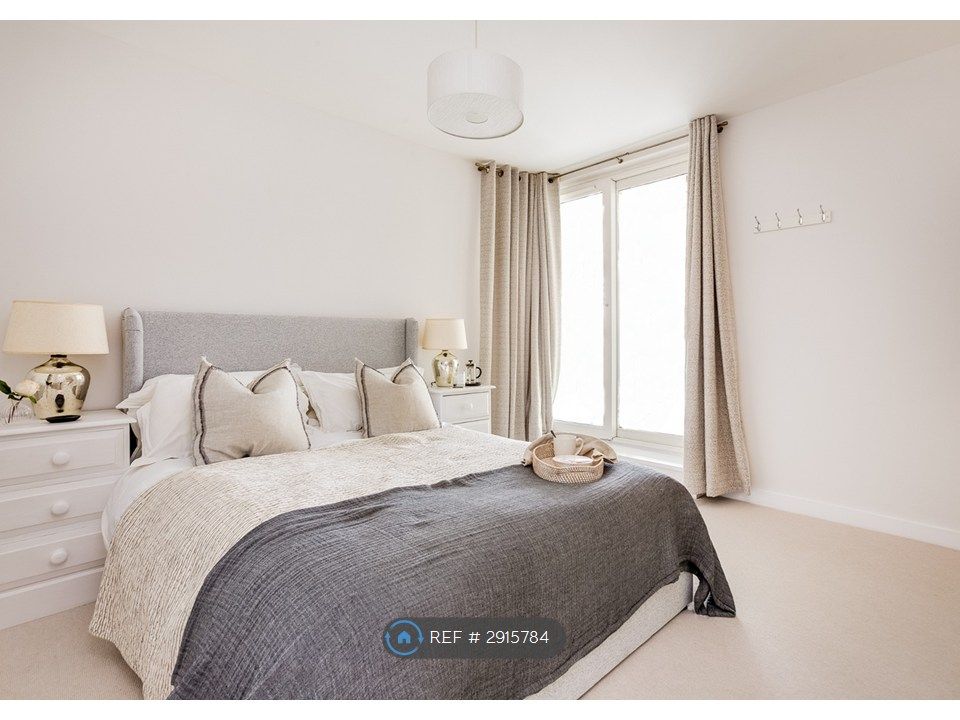Property photo 1 of 16 Bedroom