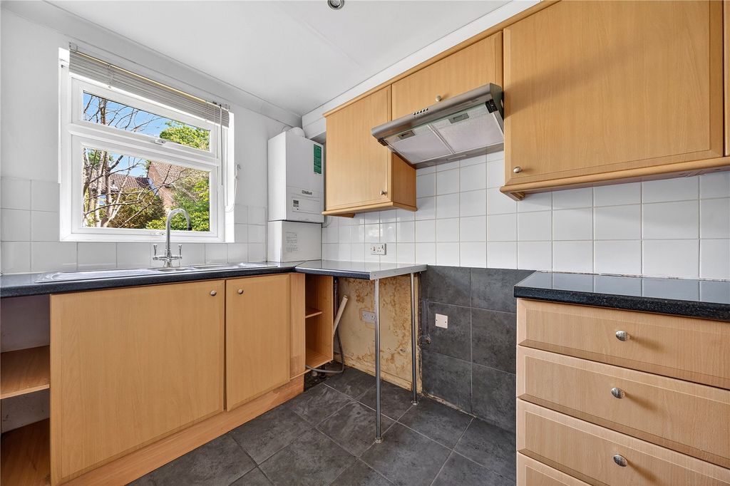 Property photo 2 of 11 Picture No. 12