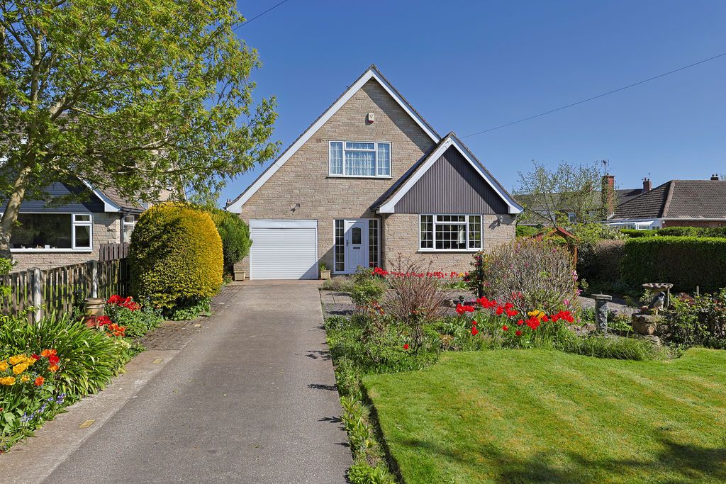 Property photo 1 of 30 Front