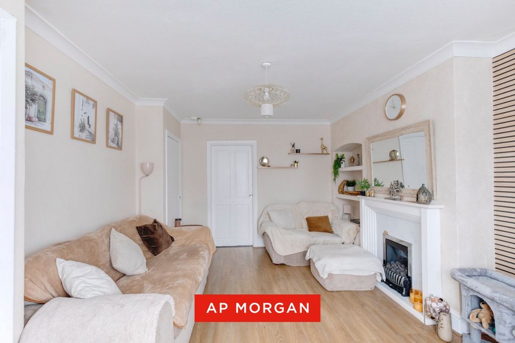 Property photo 3 of 16 Picture No. 06