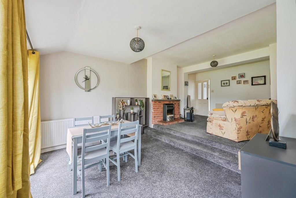 Property photo 2 of 18 25Newroad-6.Jpg