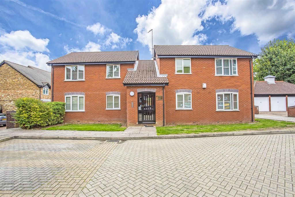 Property photo 1 of 17 Flat-Kensington-House-Upper-Dunnymans-Banstead-116