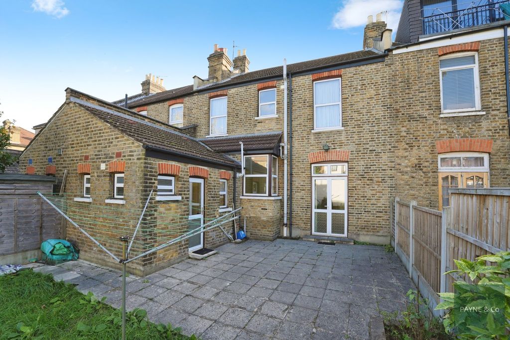 Property photo 2 of 22