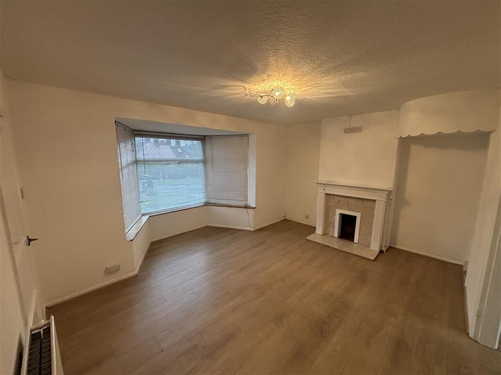 Property photo 1 of 12 Living Room