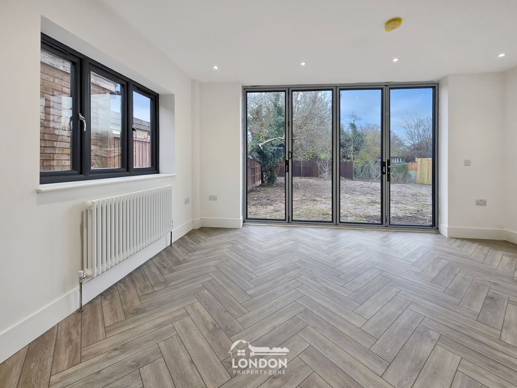 Property photo 3 of 24