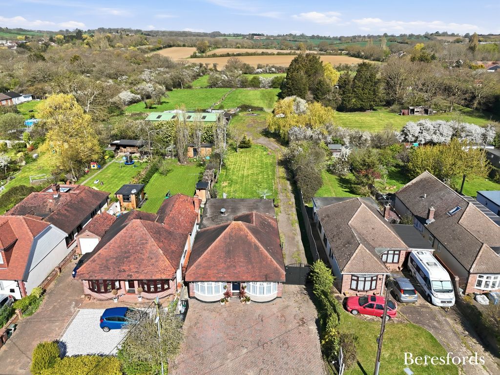 Property photo 2 of 29 Picture No. 15