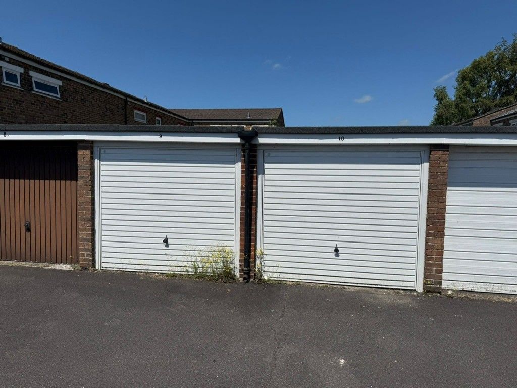 Property photo 3 of 6 Garages 9 And 10