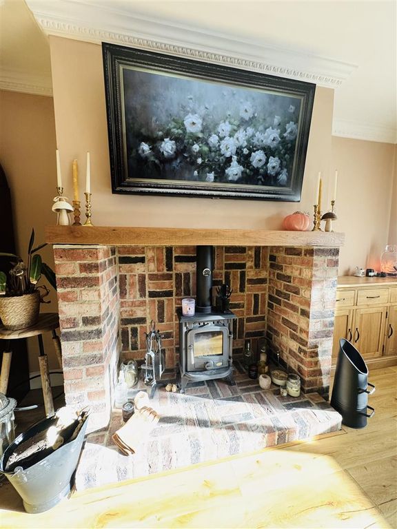 Property photo 3 of 23 Lounge