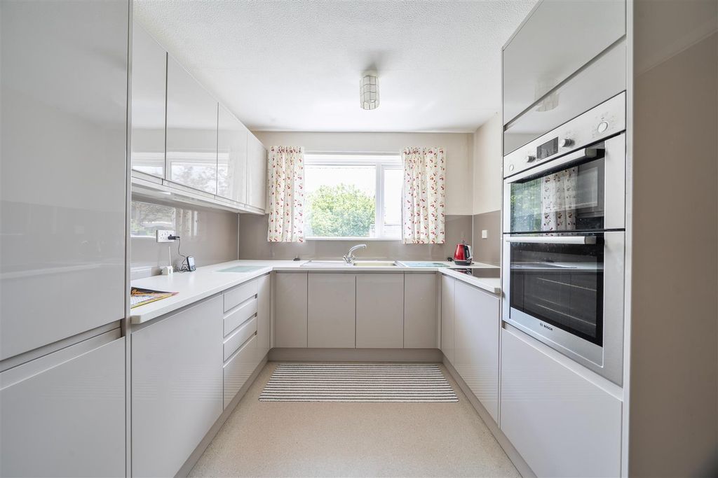 Property photo 2 of 14 Kitchen