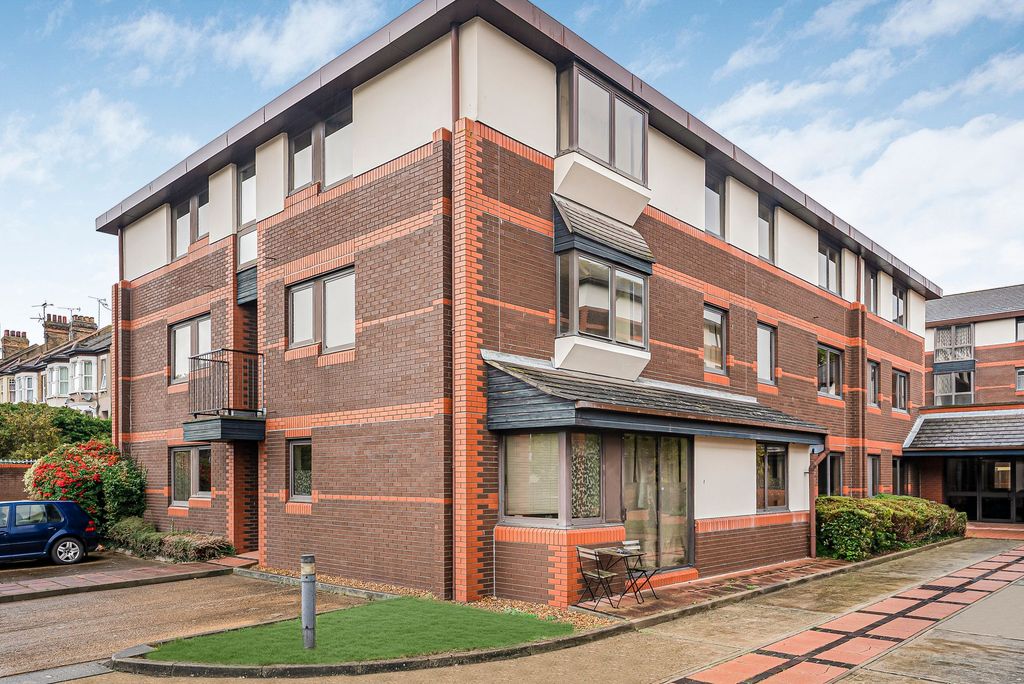 Property photo 1 of 16